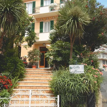 Bianca Hotel 2*